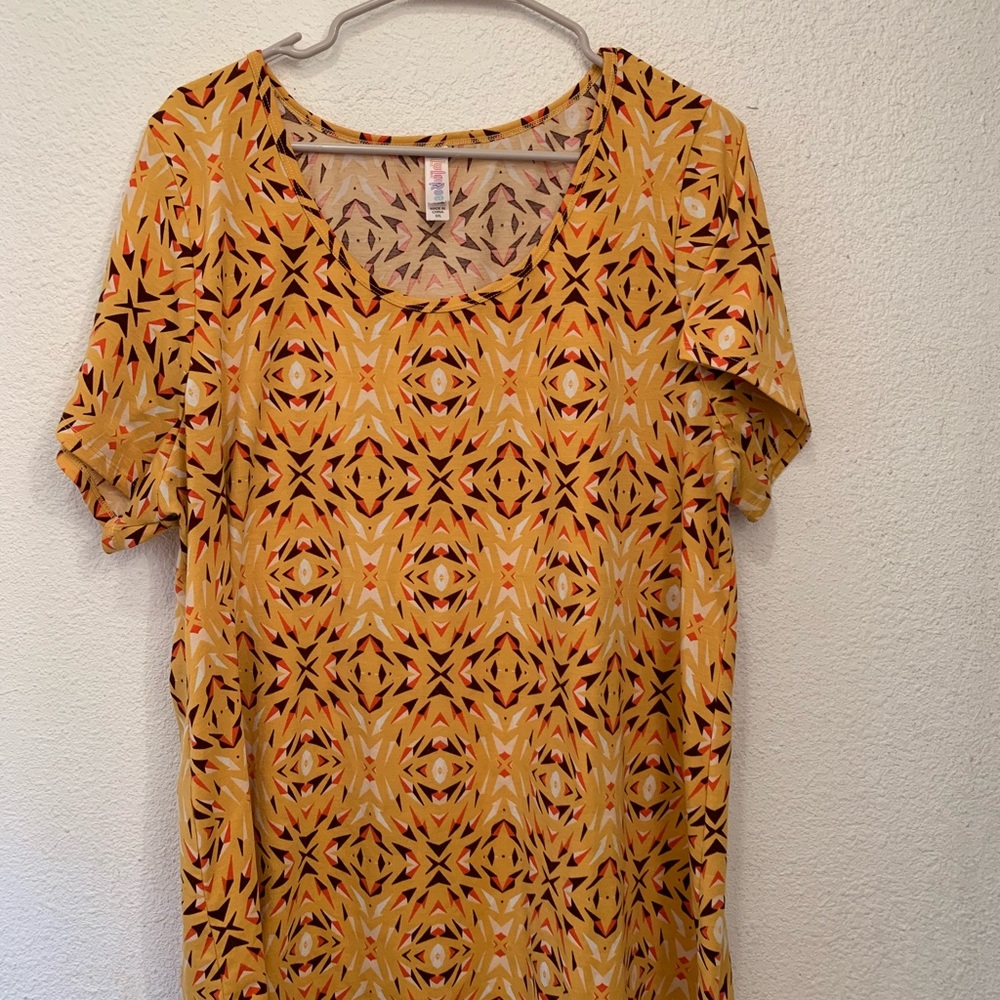 LuLaRoe Basic Tee